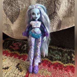 Monster High G3 Abbey Bominable Yeti 2023 Fashion Doll